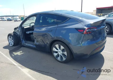 2022 Tesla Model Y Long Range Dual Motor All-Wheel Drive z USA, uszkodzony, nr VIN 7SAYGDEE1NF454652